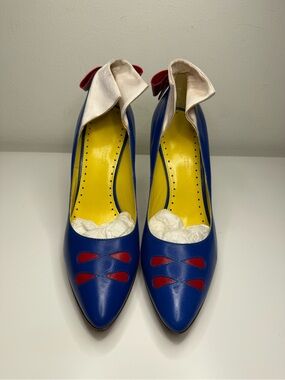 Vero Cuoio Blue Pointed Toe Heels with Red Cutouts and Cream Bow